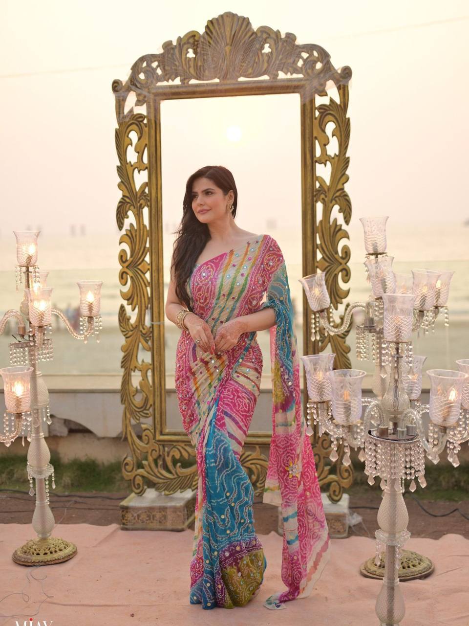 Elegant Sunset Elegance in Traditional Bandhani Saree